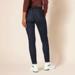 Amazon Essentials Women's High Stretch Mid-Rise Skinny Jeans - Image 2